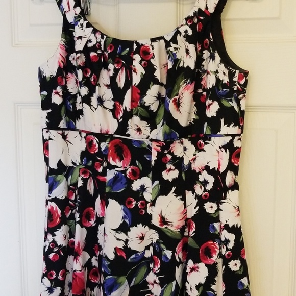 White House Black Market Dress - Picture 2 of 2